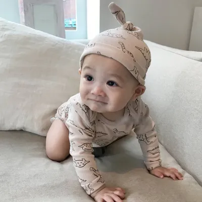 بدلة أطفال برقبة دائرية بتصميم ديناصور صغير