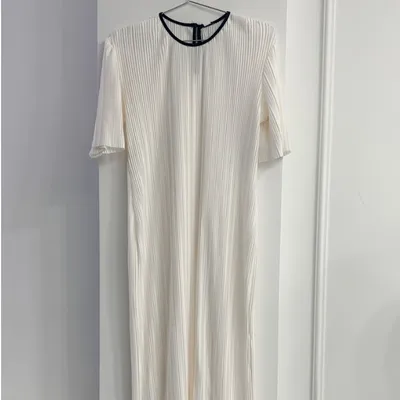 Simple color matching round neck pleated tie dress women