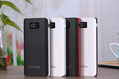 بنك طاقة بأربعة منافذ USB