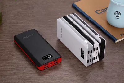بنك طاقة بأربعة منافذ USB