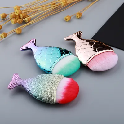 Fishtail makeup brush single