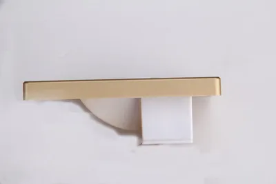 سلم مزود بإضاءة LED للقدم