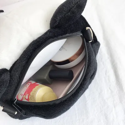Plush panda shoulder bag