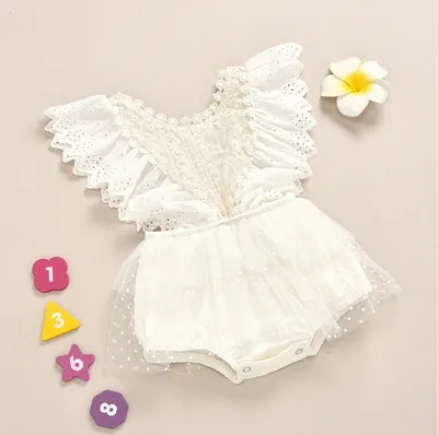 Sleeveless lace baby creeper
