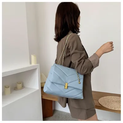 Fashion chain messenger bag