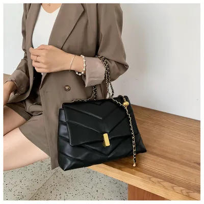 Fashion chain messenger bag
