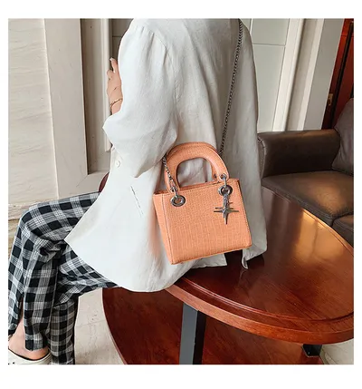Fashion all-match portable chain shoulder messenger bag