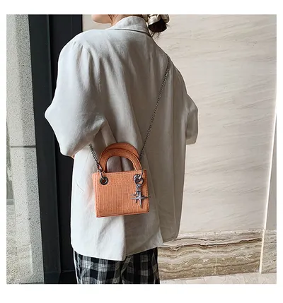 Fashion all-match portable chain shoulder messenger bag