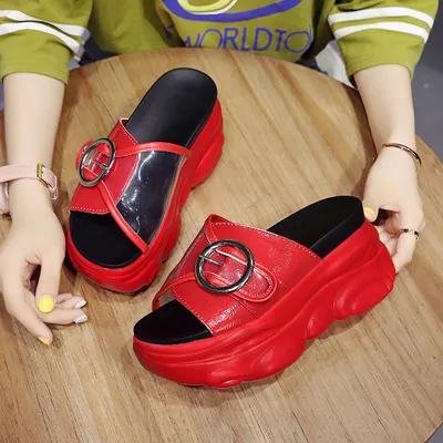 Women's sandals and slippers