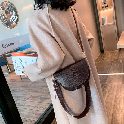Fashionable wild round bag