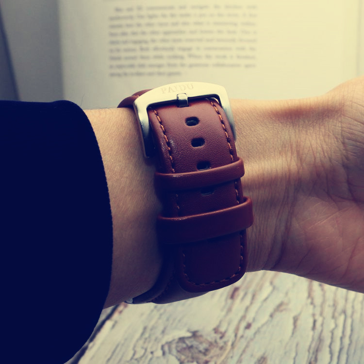 Retro Fashion All-match Belt Turntable Quartz Watch