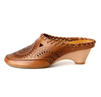 Retro women's Baotou mid-heel hollow leather sandals