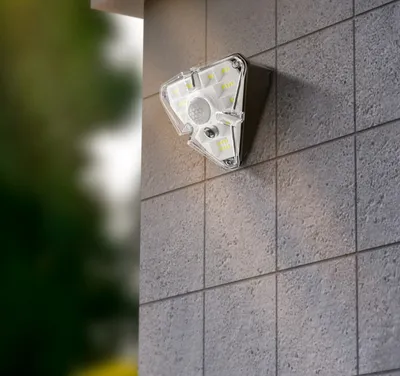 مصباح جداري LED مقاوم للماء يعمل بتقنية استشعار حركة الجسم