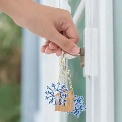 12 Packs Snowflake Rhinestones Painting Keychain Kits 12 Styles Snowflake Pendants DIY 5D Rhinestones Art Hanging Ornament For Xmas Tree Unique Double Sided Craft Party Favor Supplies