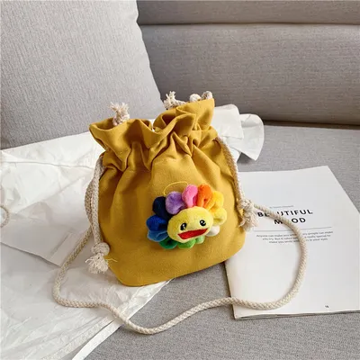 Female cartoon doll bucket bag