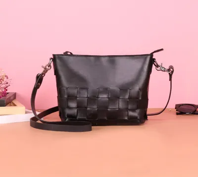 Retro fashion ladies shoulder bag