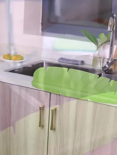 Silicone Kitchen Sink Splash Guard With Suction Cup Waterproof And Oil-Proof  Anti-Splash Baffle Soft Sink Shield For Dishwash