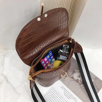 Women's retro shoulder bag