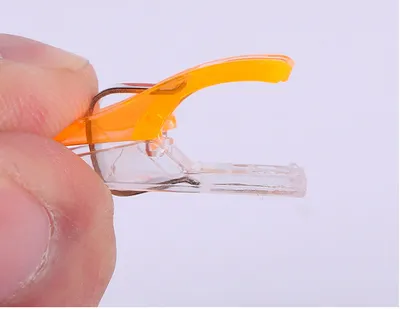 Cloth Craft Plastic Edging Clip Positioning