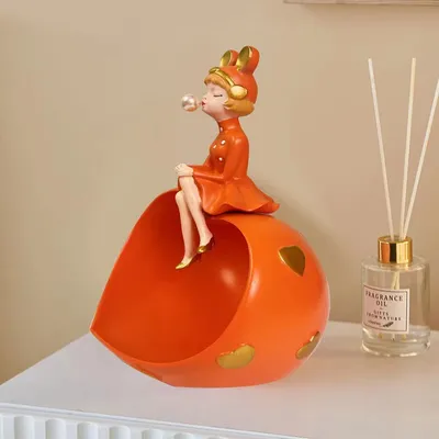 Resin Crafts Love Bubble Girl Hallway Key Ornaments Gathering Desk Decoration