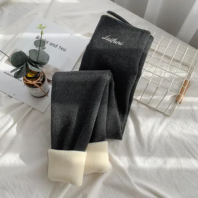 Women Wear Thick Lamb Wool Leggings