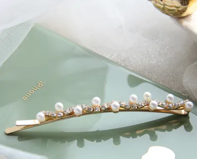 Pearl hair clip