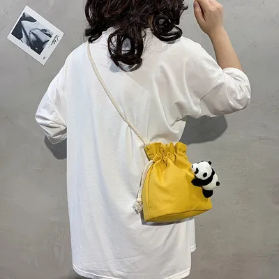Female cartoon doll bucket bag