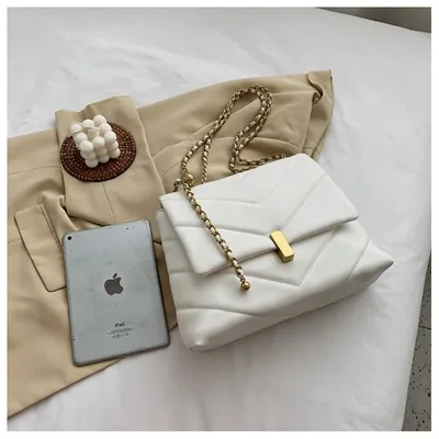 Fashion chain messenger bag