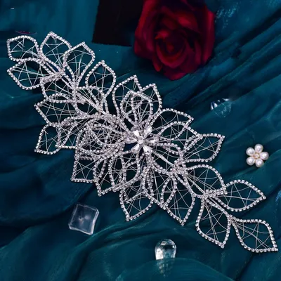 Women's Handmade Hollow Leaf Shape Rhinestone Headband