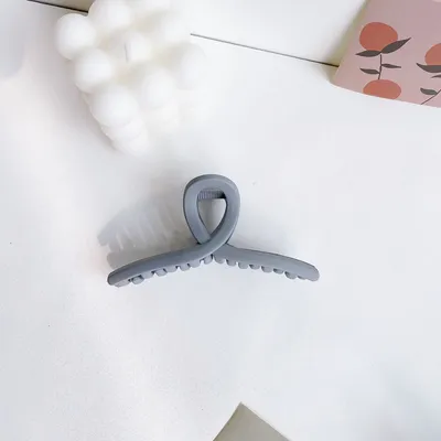 Simple grasping chuck hair taking a bath