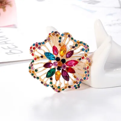 Vintage Color Rhinestone Hollow Flower Corsage
