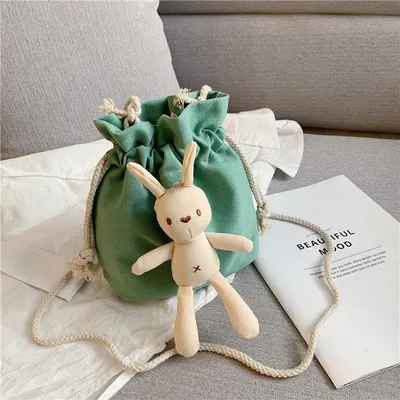 Female cartoon doll bucket bag
