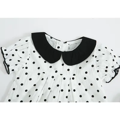 Two-piece baby girl blouse and pants