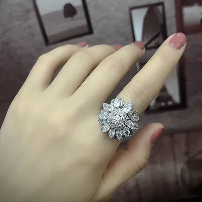 Exaggerated Index Finger Ring Female Personality