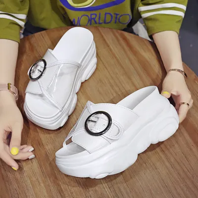 Women's sandals and slippers