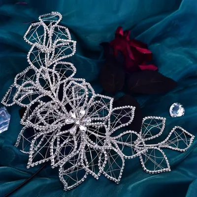 Women's Handmade Hollow Leaf Shape Rhinestone Headband