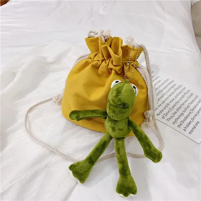 Female cartoon doll bucket bag