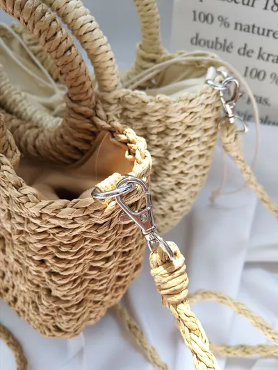 Women's hand carry straw bag