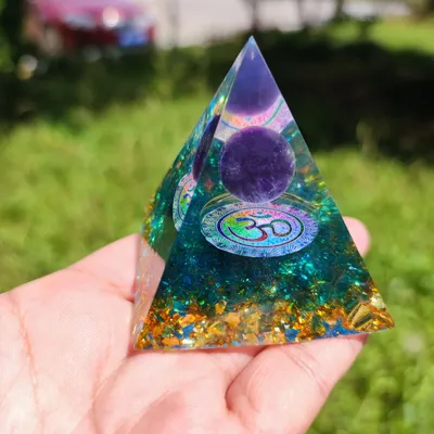 Crystal Ball Crushed Stone Pyramid Home Craft