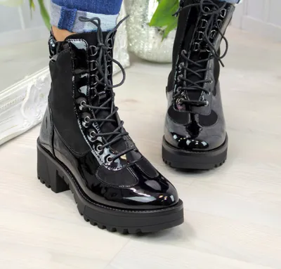 Low-top Martin boots with front lace-up