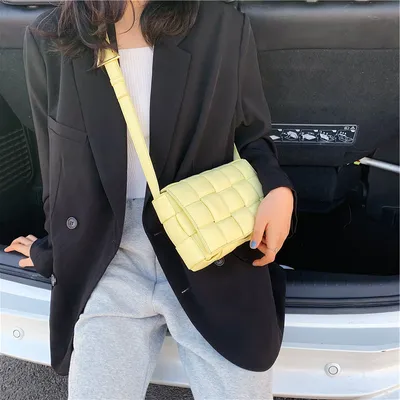 حقيبة رسول صغيرة منسوجة على شكل كتف شخصية