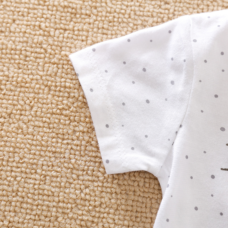 Baby jumpsuit with short sleeves
