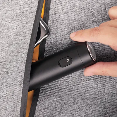 Electric shaver for men