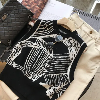 Fashion Retro Jacquard Knitted Vest Women