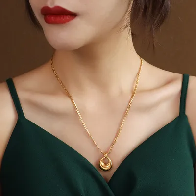 Hollow Oval Pendant Necklace For Women