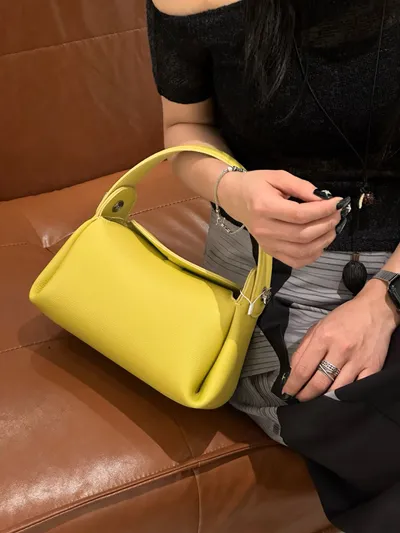 Genuine Leather Women's Bag, Top Layer Cowhide Handbag, Ear-hanging Series, Hand-carry Bag, Single Shoulder And Crossbody Eaves Bag