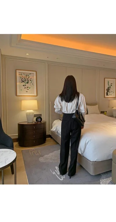 Korean Chic Niche French Neckline Is Loose And Versatile