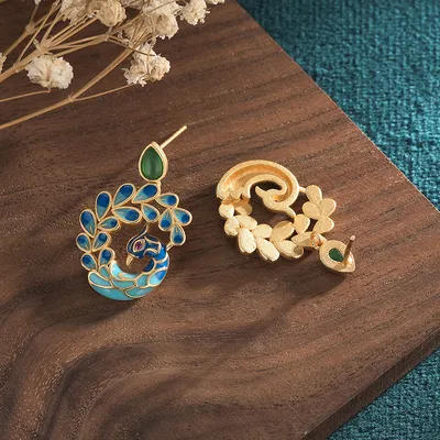 Vintage Jewelry Painted Enamel Peacock Natural Stud Earrings