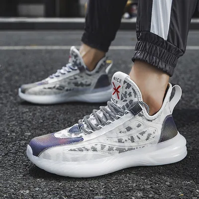 Sports mesh panel shoes