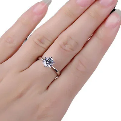 Women's Simple Six Claw Diamond Ring